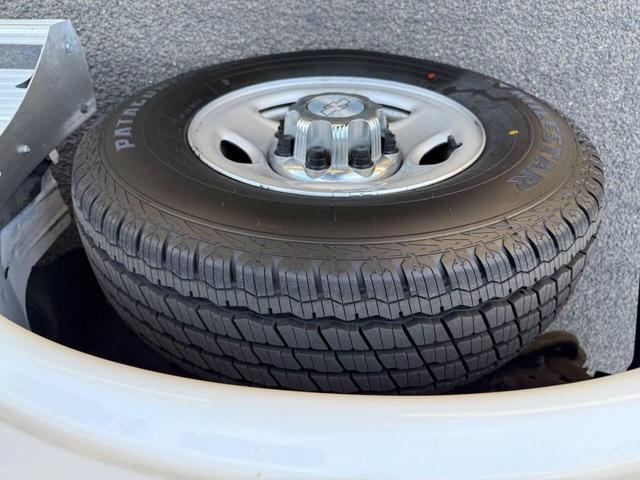 Photo of 2016 Summit White Chevrolet Express 3500