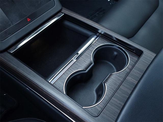 Photo of 2022 Black Tesla Model S