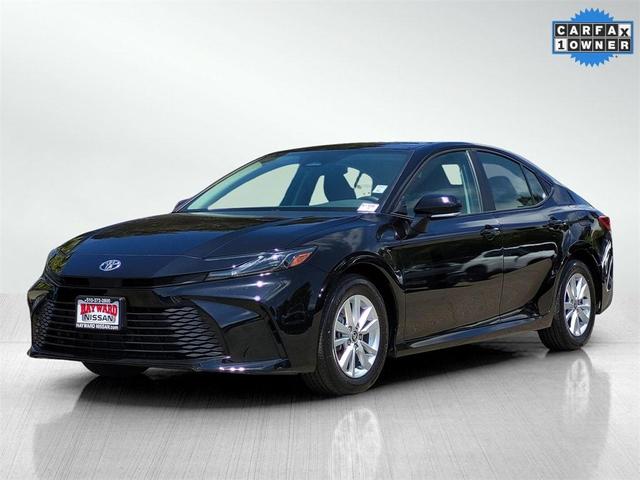 Photo of 2025 Midnight Black Metallic Toyota Camry
