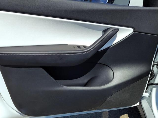 Photo of 2021 Pearl White Multi Tesla Model Y