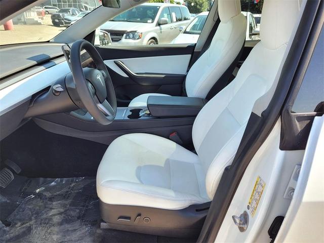 Photo of 2021 Pearl White Multi Tesla Model Y