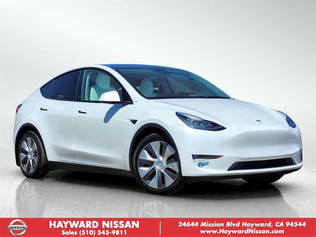 Photo of 2021 Pearl White Multi Tesla Model Y