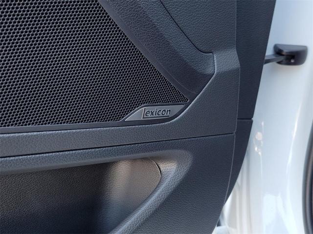 Photo of 2019 Casablanca White Genesis G80