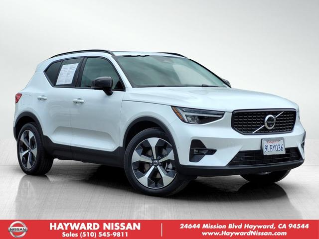 2023 Volvo XC40