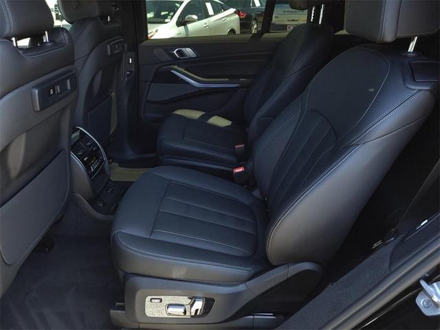 Photo of 2021 Black Sapphire Metallic BMW X7