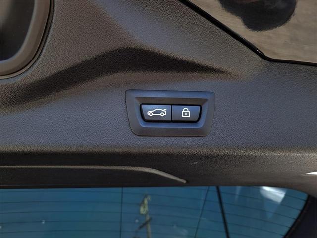 Photo of 2021 Black Sapphire Metallic BMW X7