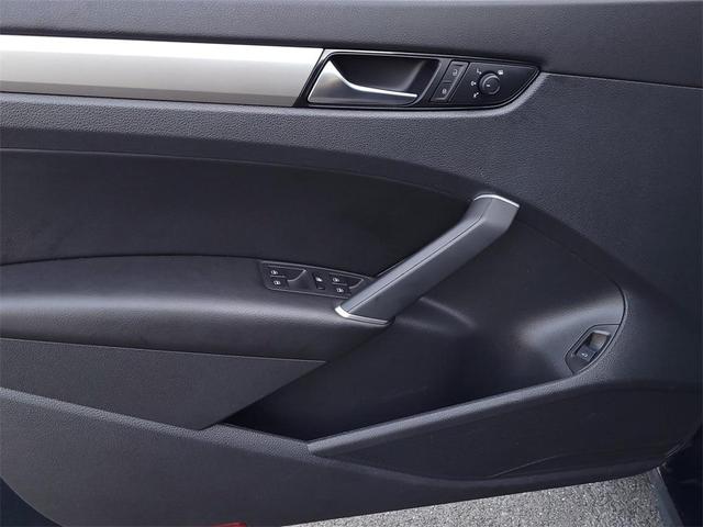 Photo of 2020 Tourmaline Blue Metallic Volkswagen Passat