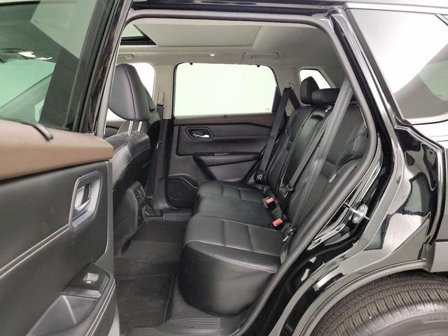 Photo of 2023 Black Nissan Rogue
