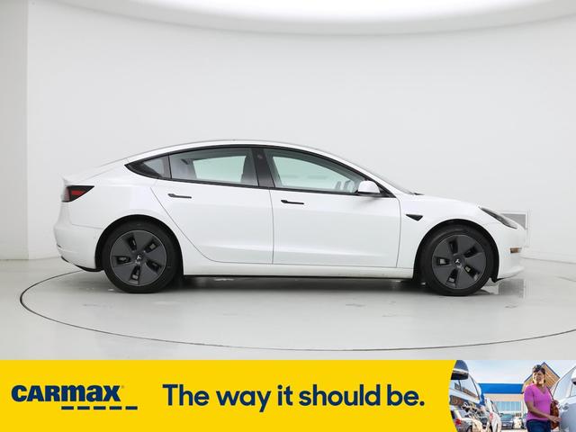 Photo of 2021 White Tesla Model 3