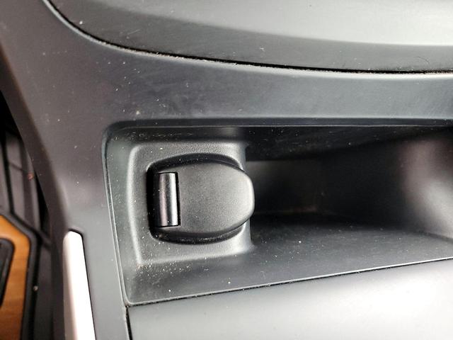 Photo of 2017 Silver Nissan Sentra