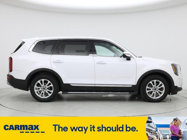 Photo of 2022 White Kia Telluride