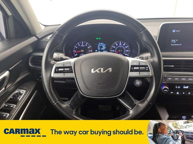 Photo of 2022 White Kia Telluride