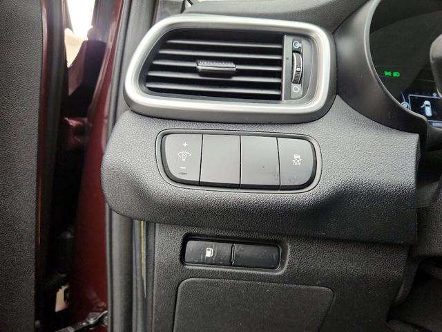 Photo of 2018 Burgundy Kia Sorento