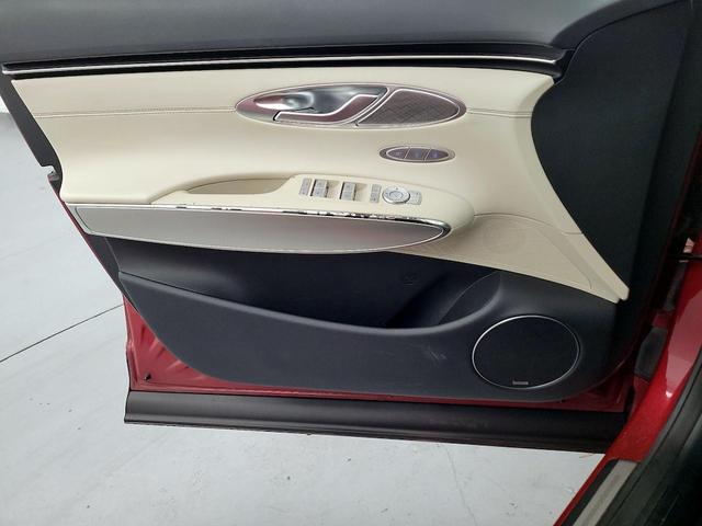Photo of 2022 Red Genesis GV70