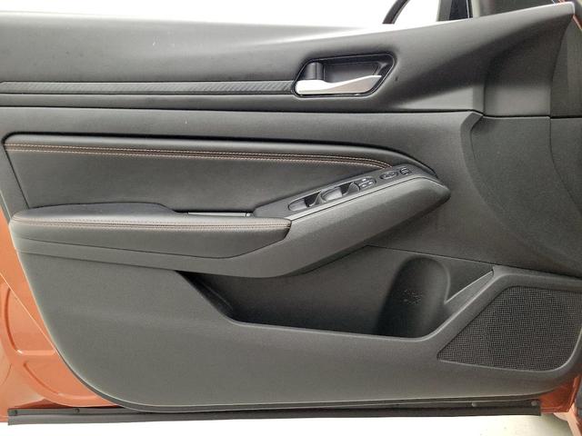 Photo of 2021 Orange Nissan Altima