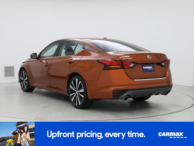 Photo of 2021 Orange Nissan Altima