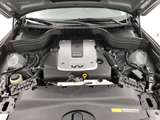 Photo of 2016 Silver INFINITI QX50