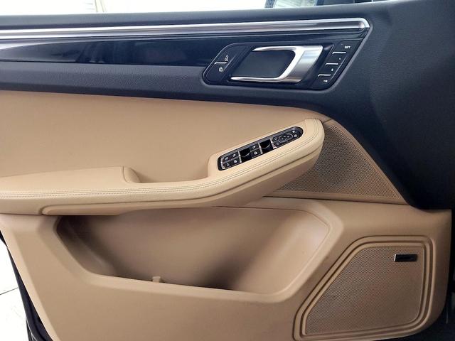 Photo of 2020 Blue Porsche Macan