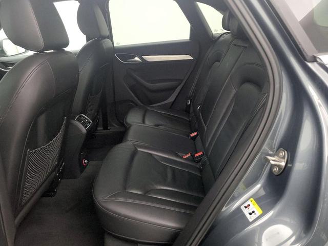Photo of 2016 Gray Audi Q3