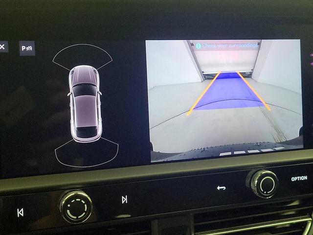 Photo of 2022 Blue Porsche Macan