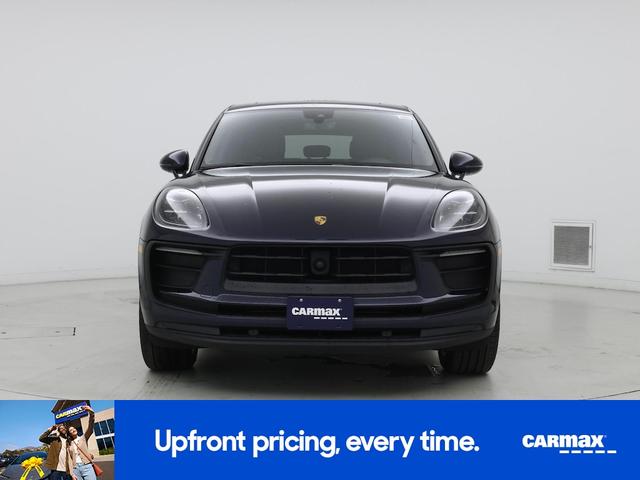 Photo of 2022 Blue Porsche Macan