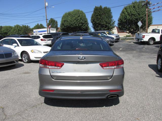 Photo of 2018 Titanium Silver Kia Optima