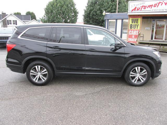 Photo of 2017 BLACK Honda Pilot