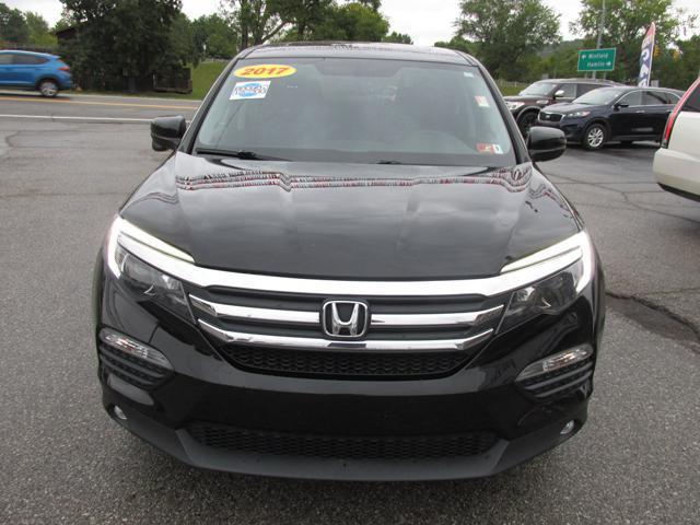 Photo of 2017 BLACK Honda Pilot
