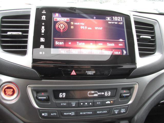 Photo of 2017 BLACK Honda Pilot