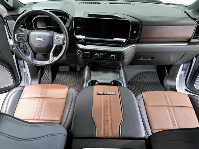 Photo of 2024 Iridescent Pearl Tricoat Chevrolet Silverado 2500