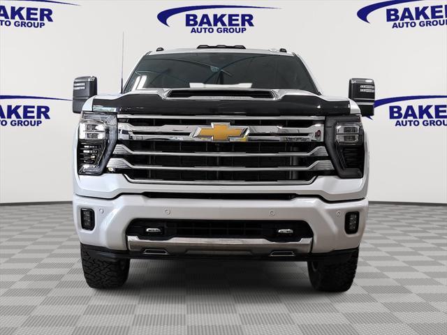 Photo of 2024 Iridescent Pearl Tricoat Chevrolet Silverado 2500