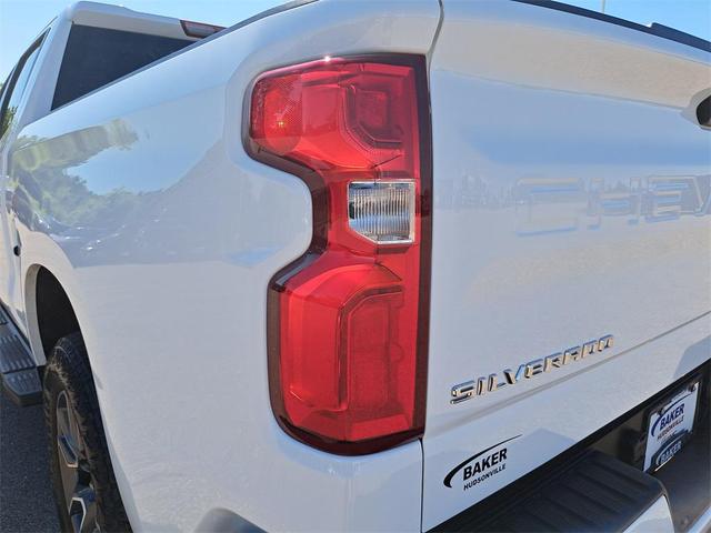 Photo of 2022 Summit White Chevrolet Silverado 1500