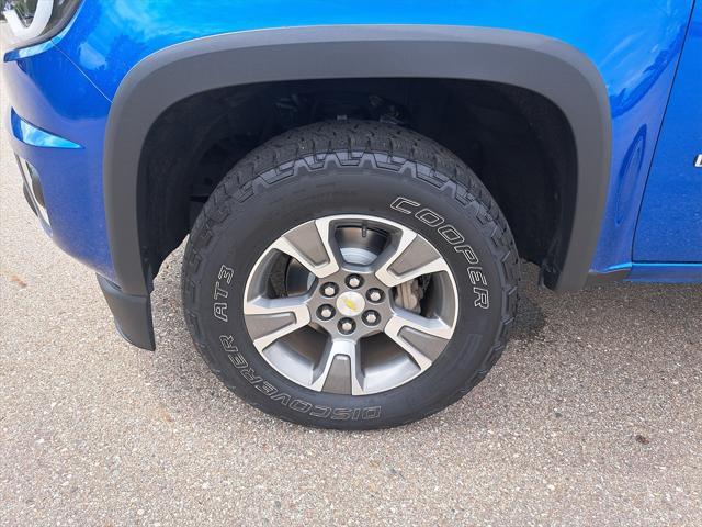 Photo of 2020 Kinetic Blue Metallic Chevrolet Colorado