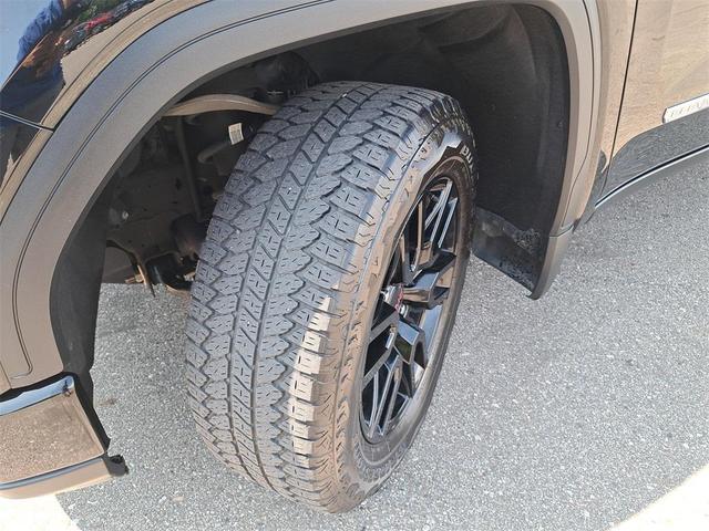 Photo of 2024 Onyx Black GMC Sierra 1500