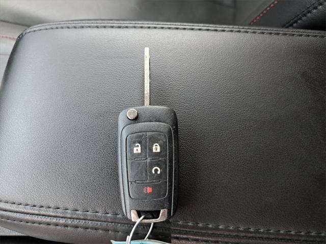Photo of 2016 Patriot Blue Metallic Chevrolet Equinox