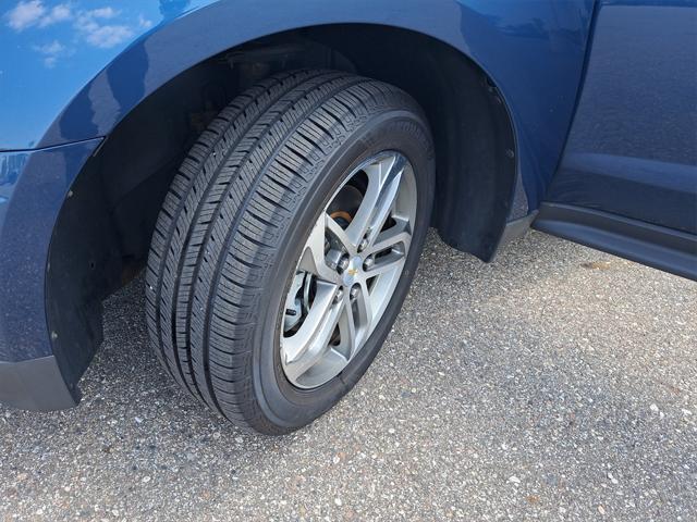 Photo of 2016 Patriot Blue Metallic Chevrolet Equinox