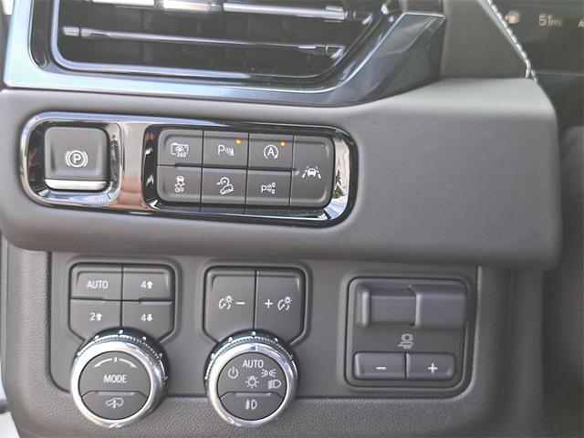 Photo of 2025 Summit White GMC Yukon