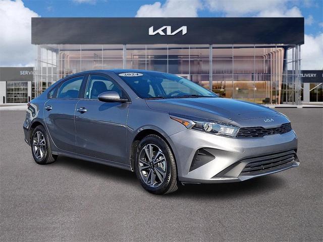 Photo of 2024 Steel Gray Kia Forte