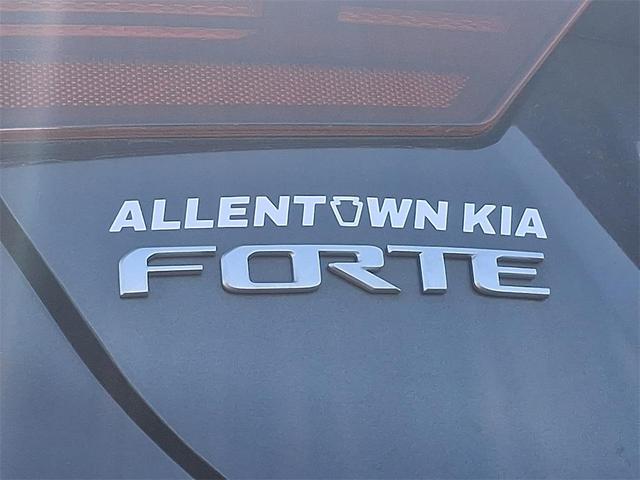 Photo of 2022 Gravity Gray Kia Forte