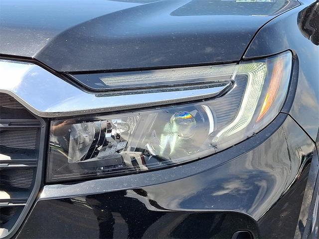 Photo of 2022 Black Honda Passport