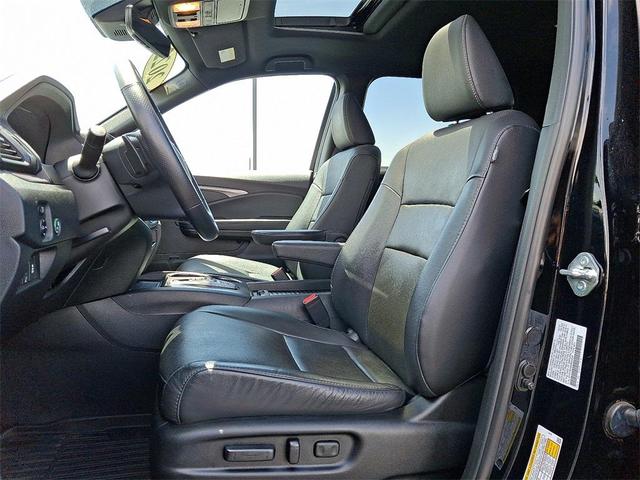 Photo of 2022 Black Honda Passport