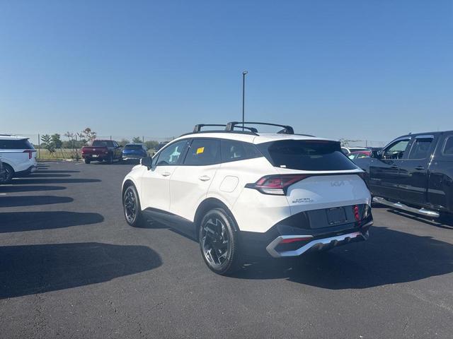Photo of 2024 Glacial White Pearl Kia Sportage