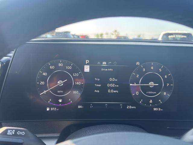 Photo of 2024 Glacial White Pearl Kia Sportage