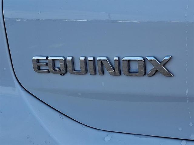 Photo of 2023 Summit White Chevrolet Equinox