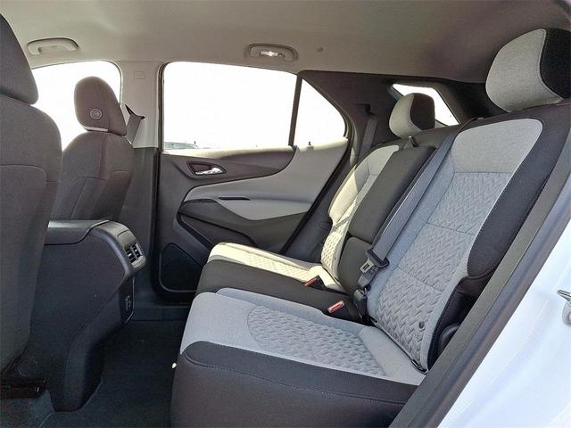 Photo of 2023 Summit White Chevrolet Equinox