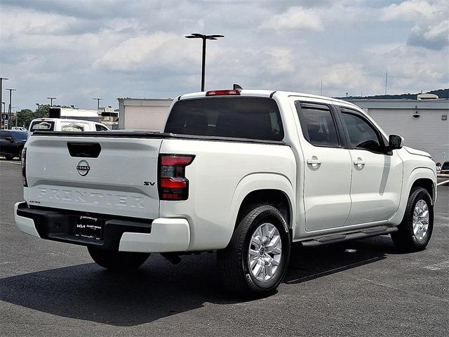 Photo of 2022 Glacier White Nissan Frontier