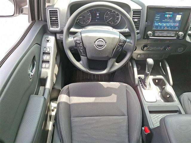 Photo of 2022 Glacier White Nissan Frontier