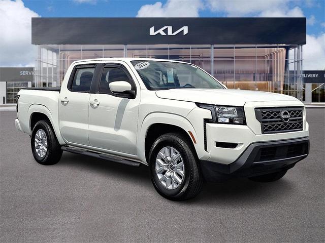 Photo of 2022 Glacier White Nissan Frontier