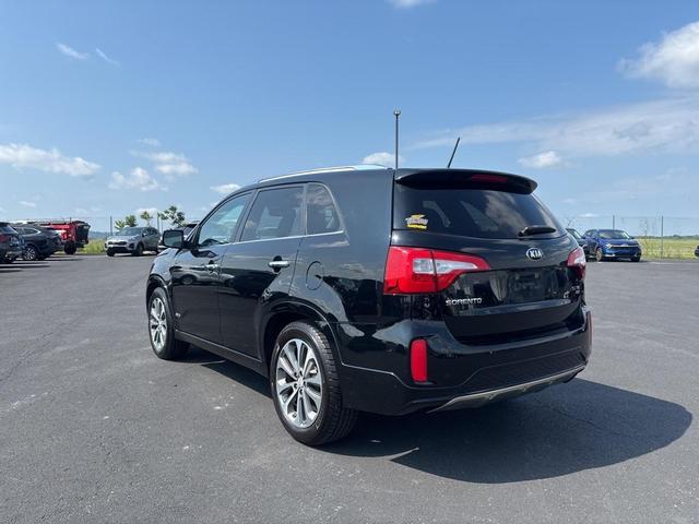 Photo of 2015 Ebony Black Kia Sorento