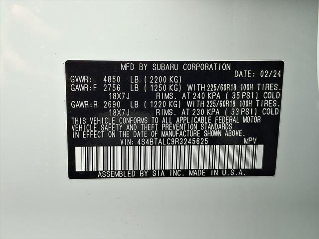 Photo of 2024 Crystal White Pearl Subaru Outback